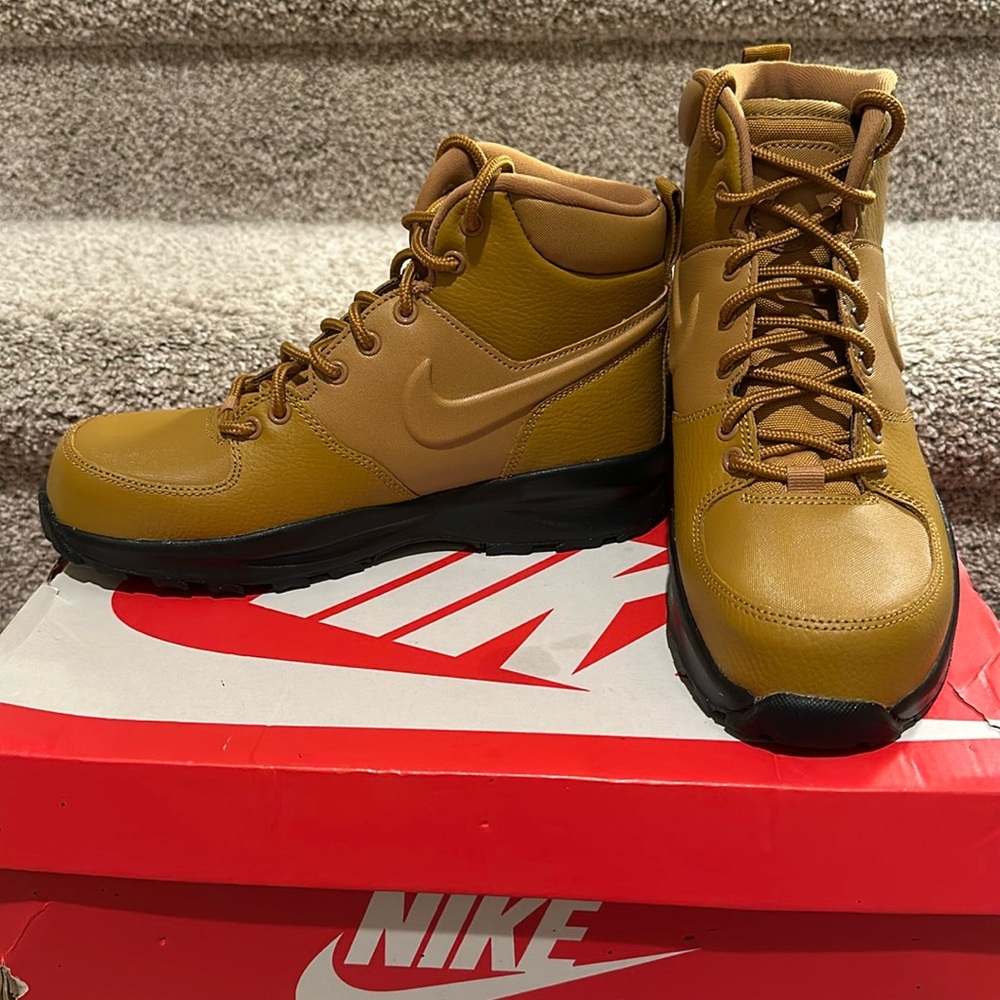 New Nike Manoa Hi-Top Sneaker Boots